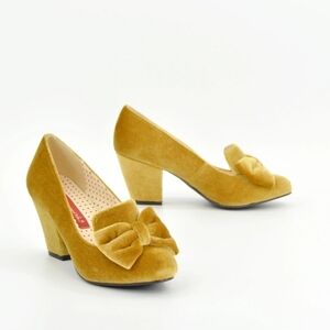 BAIT FootwearHippy Vintage Velvet Gold Heels NWOT